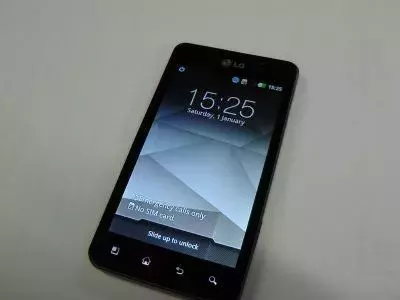 Foto de LG Optimus 3D Max preview (4/6)