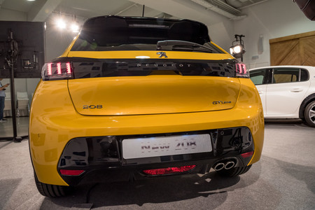 Peugeot 208 2019 trasera