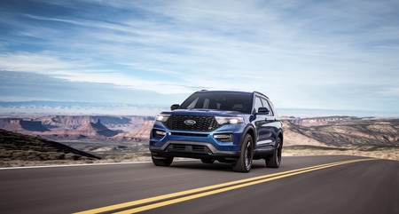 Ford Explorer completa la familia con la versión más potente y la versión más ahorrativa: ST e Hybrid