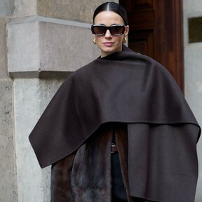 Adolfo Domínguez hace frente a la ola de frío con elegancia y rebaja ya este abrigo de piel no piel súper calentito 