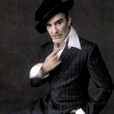 John Galliano regresa al mundo de la moda de la mano de Zara: una colaboración de dos años con prendas viejas de Inditex 