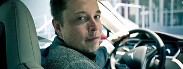 "Tuve que intervenir para evitar un accidente". Para Elon Musk la conducción autónoma total de Tesla es perfecta para sus robotaxis. Un analista lo ha probado. Casi se estrella