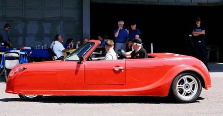 Defiant Xtreme EV, un roadster eléctrico de estilo clásico con tres ruedas