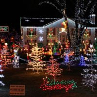 No te vuelvas loco instalando luces navideñas o te quedarás sin WiFi ni PLC 