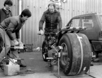 Otra de propulsores curiosos: motor V8 de dos tiempos