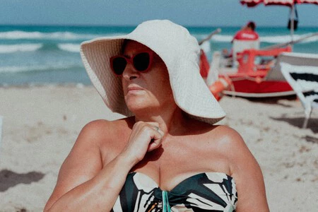 Eduardo Senante Farmaceutico Por La Manana Si Sales A Caminar Por La Playa Muchas Personas Piensan Que El Sol Todavia No Hace Dano