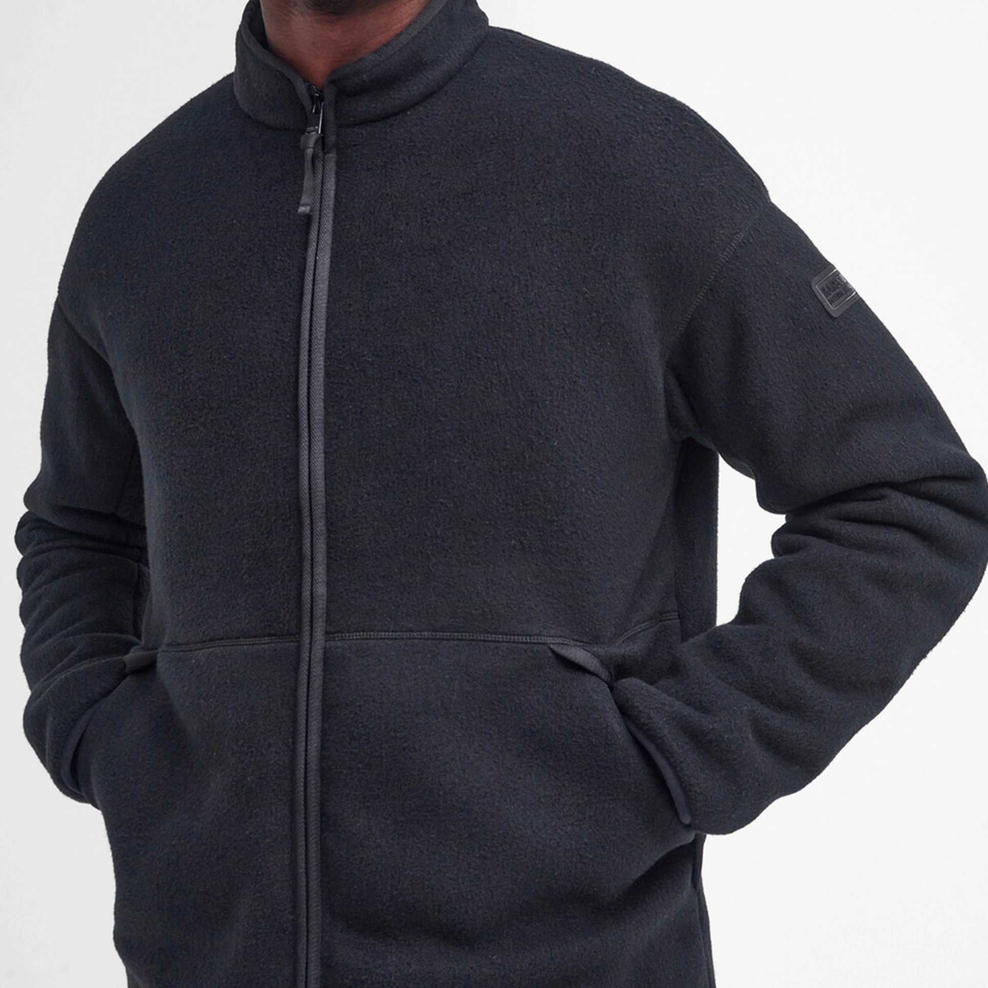 Chaqueta de hombre de cuello alto y cierre de cremallera
