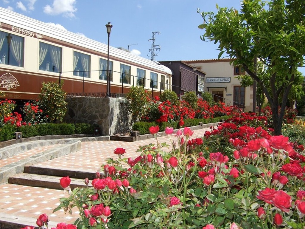 El tren-restaurante de Granada ideal vivir una experiencia al más puro estilo Orient Express