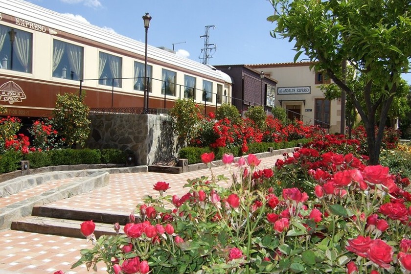 El tren-restaurante de Granada ideal vivir una experiencia al más puro estilo Orient Express