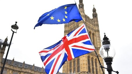 El Parlamento británico tumba el acuerdo del Brexit ¿Y ahora qué?