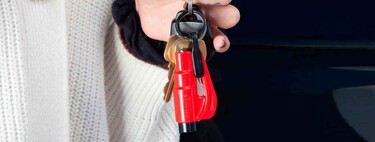 Este llavero te salva de quedarte atrapado en el coche: una herramienta dos en uno que solo cuesta 10 euros y que todos deberíamos tener