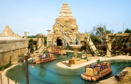 'Angkor' en Portaventura: 10 minutos recorriendo vegetación y templos como los de Camboya