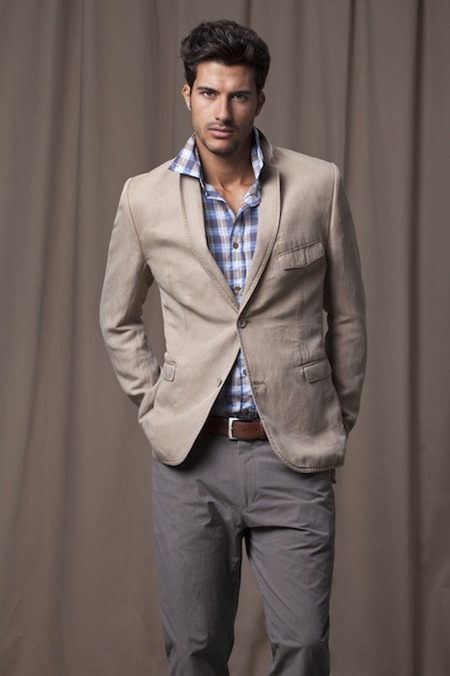 ¿Quién puede resistirse al nuevo lookbook de Caramelo para la Primavera-Verano 2012?