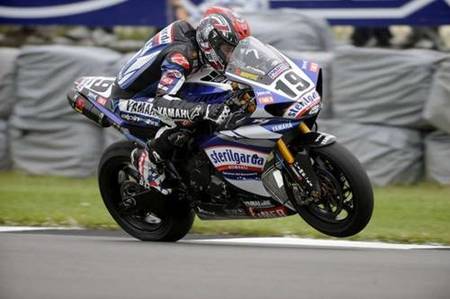 Octava pole para Ben Spies en Donington Park