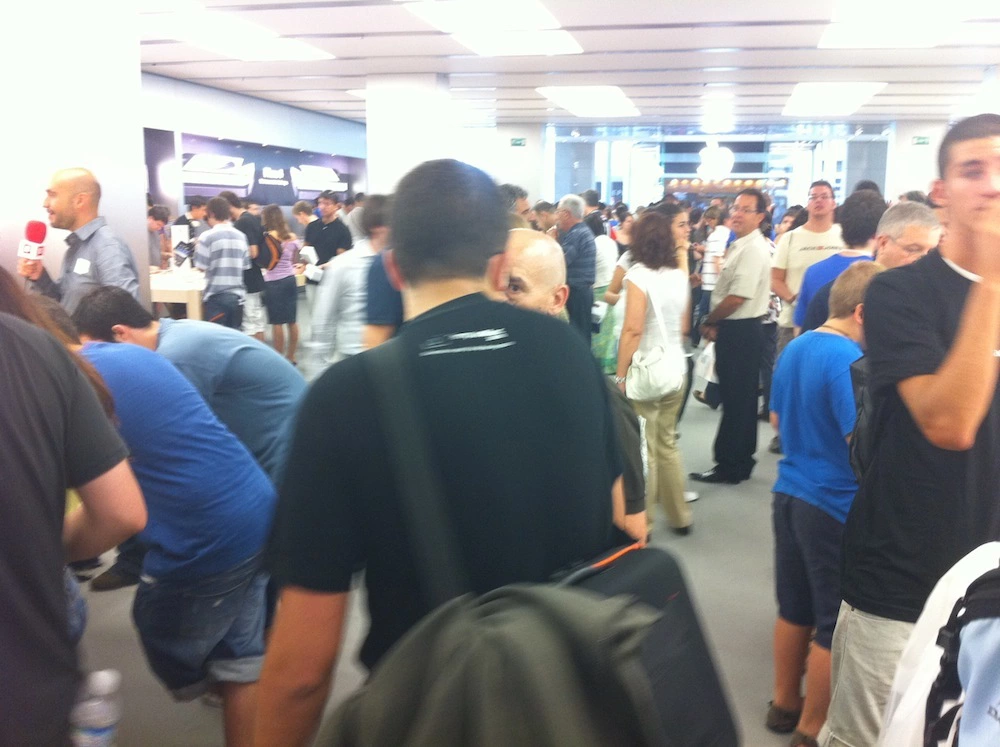 Foto de Inauguración Apple Store La Maquinista (81/93)