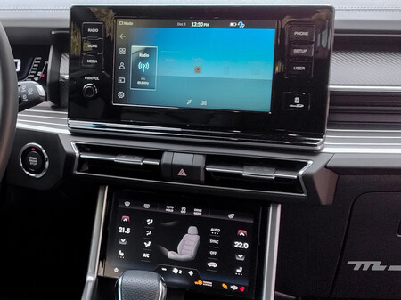 Ssangyong Torres sistema multimedia y climatización