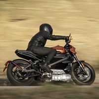 Así se mueve (y apenas se escucha) la LiveWire, la moto eléctrica de Harley-Davidson que llega en 2019