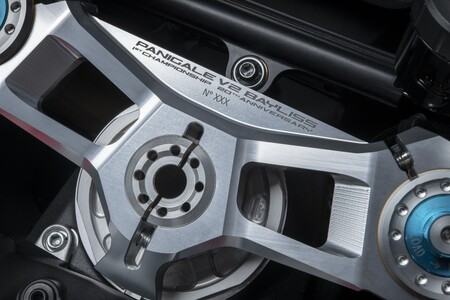 Panigalev2 Bayliss 1stchampionship20thanniversary 25 Uc308197 High