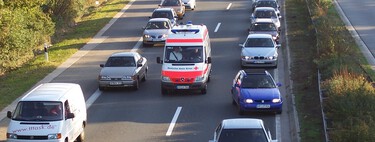La DGT debería hacer obligatorio este gesto en carretera porque salva vidas