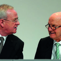 Las familias Porsche y Piëch podrían estar negociando el traspaso de sus acciones en Volkswagen 