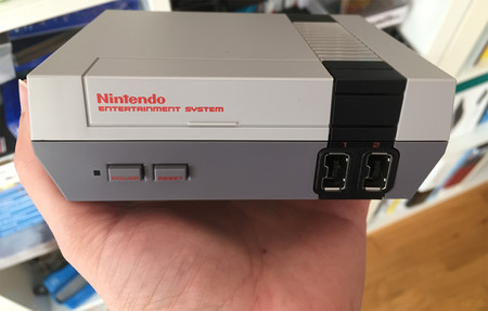 Análisis de la Mini NES: cuando los ocho bits toman el control de nuestra realidad