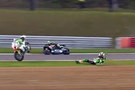 Sin frenos a 276 km/h, así ha sido la brutal caída de Leon Haslam que le ha costado el título del BSB