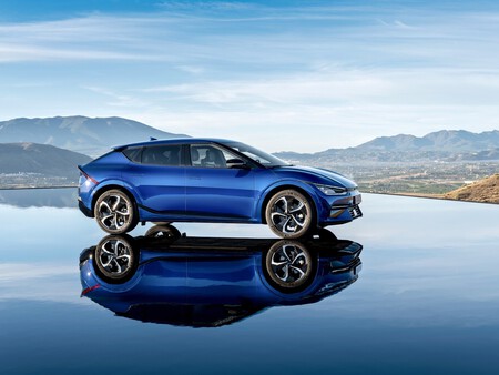 El Kia EV6 adelanta al Mustang Mach-E y se corona como líder de los coches más populares en Internet
