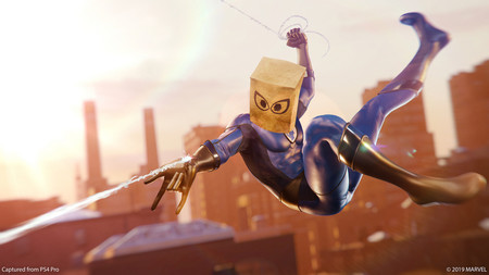 Marvel's Spider-Man se actualiza para recibir gratis un par de trajes nuevos inspirados en Los 4 Fantásticos