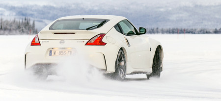 Experiencia Nissan en Laponia: patinando sobre hielo