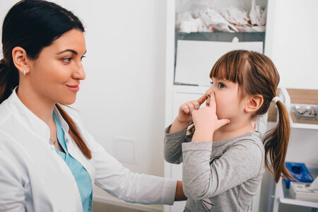 Adenoides o vegetaciones en niños: qué síntomas provoca su inflamación y cuándo se recomienda realizar una adenoidectomía