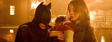 La razón detrás de por qué Katie Holmes fue reemplazada en Batman: The Dark Knight por Maggie Gyllenhaal 