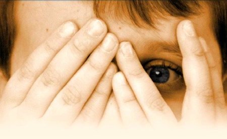 Chantaje emocional: el niño como arma y como víctima