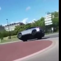 Este doloroso video te recuerda la importancia de aprender a tomar bien las glorietas