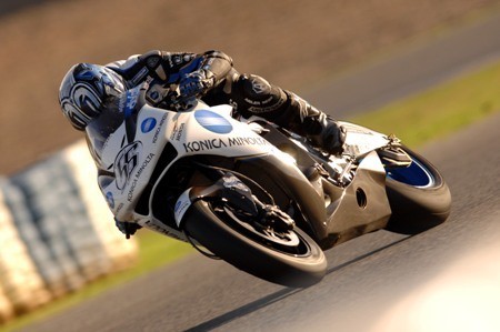 Shynia Nakano action