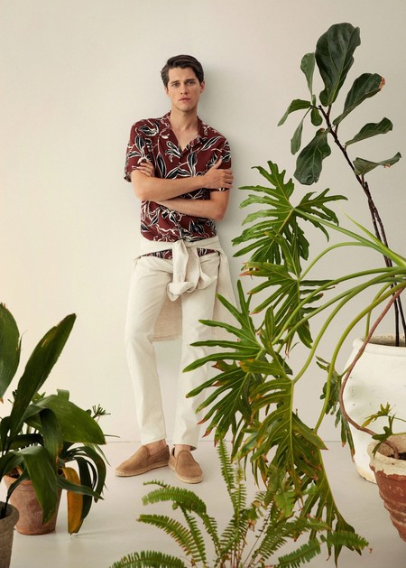 Los tonos marrón dominan los looks de verano y el atuendo de oficina con estas piezas de Mango