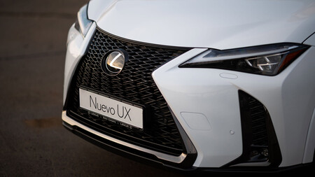 Lexus Ux 300e 2023 1