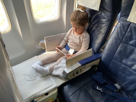 Nina En Avion