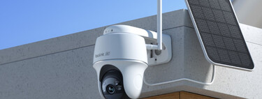 La cámara rebajada ideal para vigilar la casa sin necesidad de tener enchufes cerca es esta Reolink con panel solar