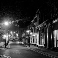En vez de luces de Navidad, suciedad para el pequeño comercio