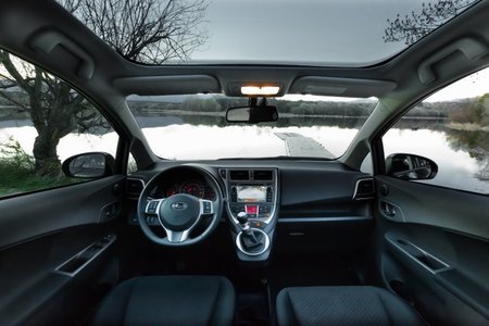 Subaru Trezia 12