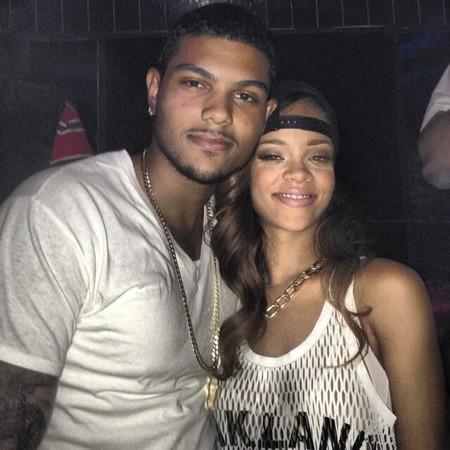 Mira tú qué muchachote se ha encontrado Rihanna...