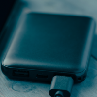 ¿Las baterías portátiles o power banks podrían dañar mi celular? 