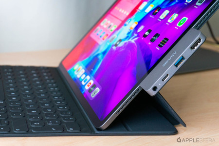 iPad Pro HUB de Gravity TCNIK, equilibrado concentrador práctico y de calidad por USB-C