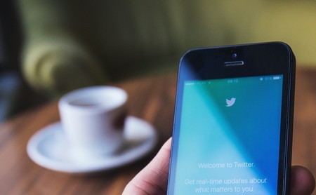Twitter quiere animarte a que leas los enlaces antes de compartirlos