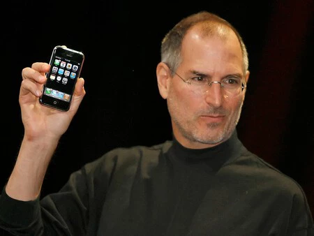 Steve Jobs presentando el iPhone Steve Jobs presentando el iPhone