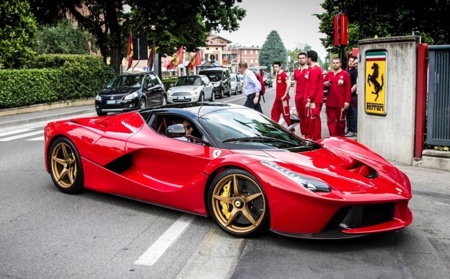 Los 499 Ferrari LaFerrari producidos tendrán que visitar el taller