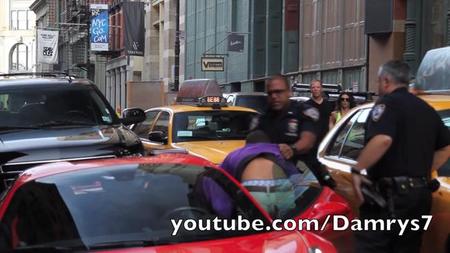 Un Ferrari 458 Spider, un conductor con chulería y un policía desquiciado