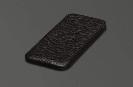 iphone_6_ultraslim_classic_desk.jpg