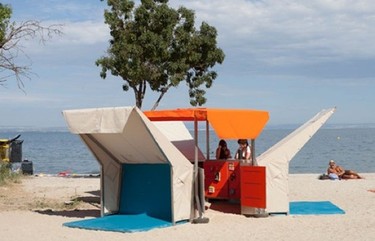 Para leer en verano es genial contar con una biblioteca en la playa
