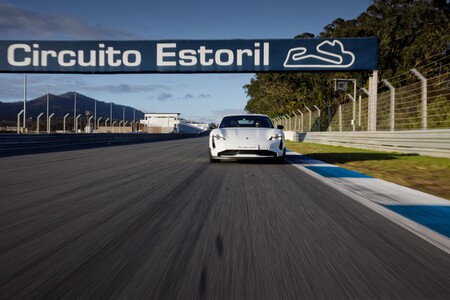 Porsche Taycan Turbo GT prueba en Estoril